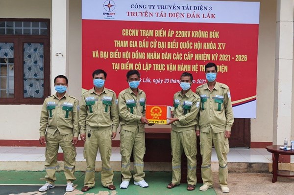 Truyền tải điện Đắk Lắk thực hiện bầu cử tại điểm cô lập trạm biến áp 220 kV Krông Búk