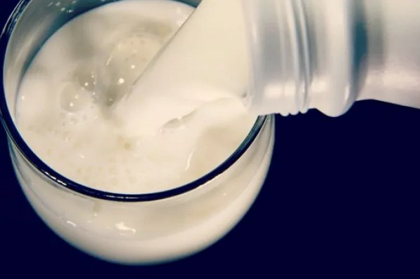 Hạn ngạch nhập khẩu bơ sữa làm nóng quan hệ thương mại giữa Mỹ và Canada