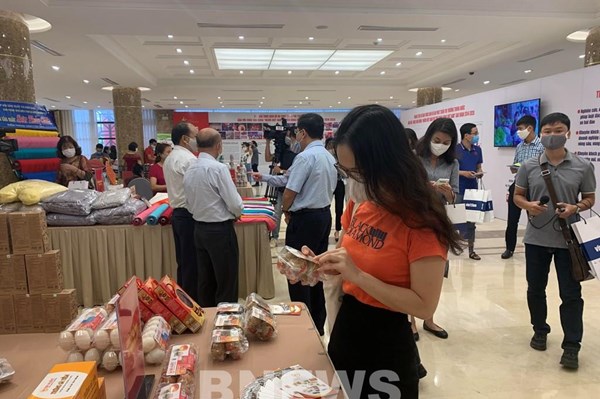 Chỉ thị về cuộc vận động "Người Việt Nam ưu tiên dùng hàng Việt Nam" trong tình hình mới