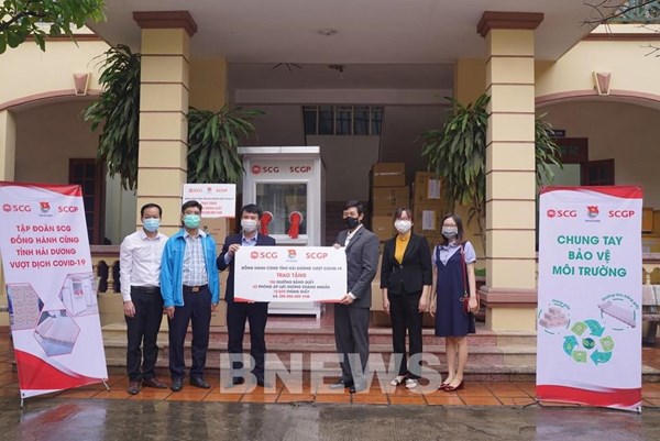 Sáng kiến từ vật liệu giấy hỗ trợ phòng, chống dịch COVID-19