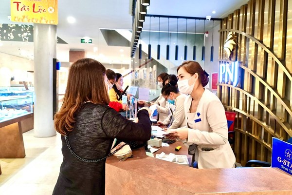 PNJ sụt giảm doanh thu trong tháng 7 