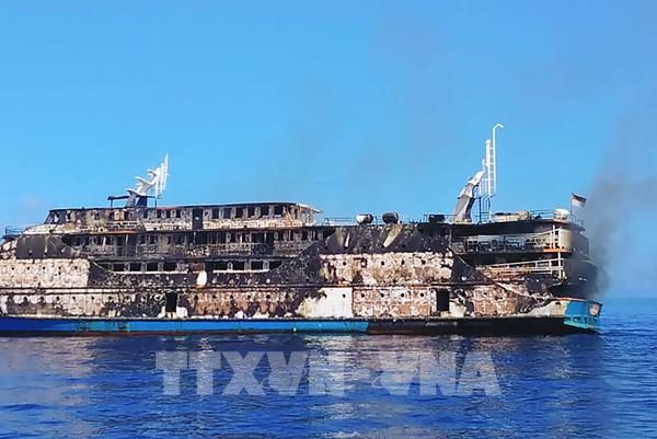 Cháy phà chở 200 người ở Indonesia