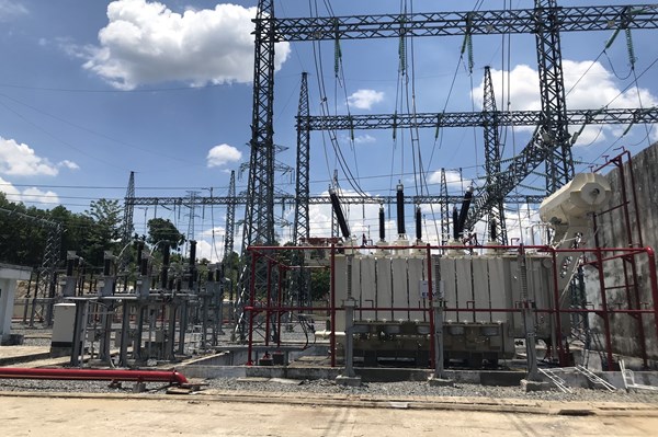 Đóng điện dự án nâng công suất trạm biến áp 220 kV Sơn Hà