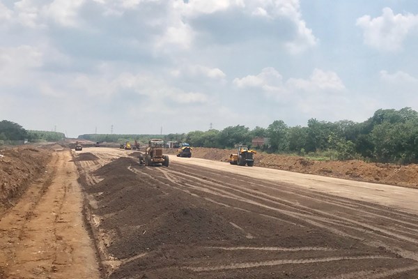 Tập trung di dời hạ tầng kỹ thuật để hoàn thành giải phóng mặt bằng cao tốc Bắc - Nam