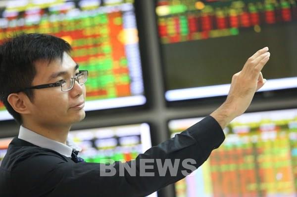 VN-Index mất hơn 42 điểm, khối ngoại trở lại mua ròng mạnh