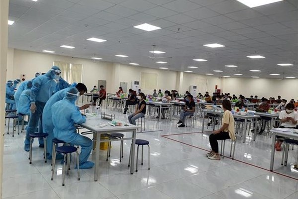 Bác sỹ nghỉ hưu gần 80 tuổi tình nguyện đến Bắc Giang chống dịch COVID-19