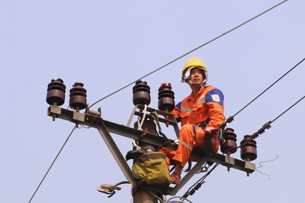 Chủ động tiết giảm điện trong ngày nắng nóng