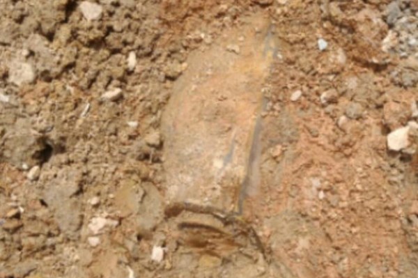 Phong tỏa tuyến đường sắt Bắc - Nam vì phát hiện bom