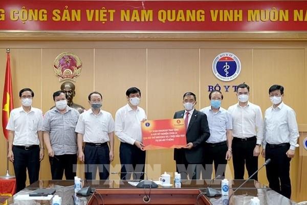 Bộ Y tế tiếp nhận 30 máy xét nghiệm COVID-19 qua hơi thở