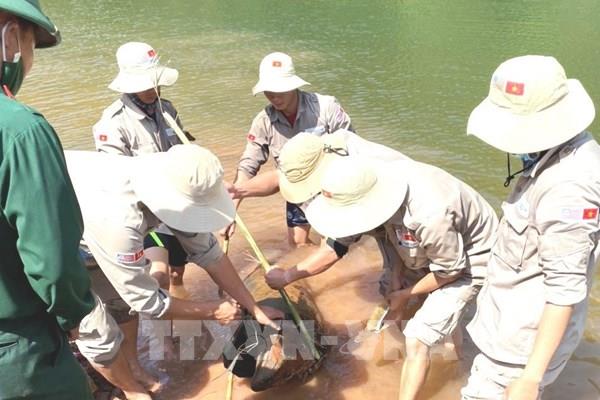 Sớm nhất 12 giờ đêm nay mới di dời xong quả bom sát đường sắt Bắc - Nam