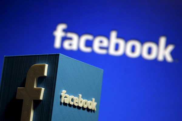 Facebook khóa dài hạn tài khoản cựu Tổng thống D. Trump