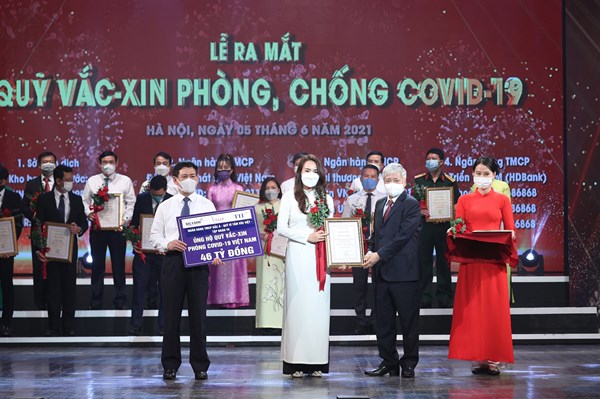 Doanh nghiệp hướng về cộng đồng, ủng hộ Quỹ vaccine phòng COVID-19