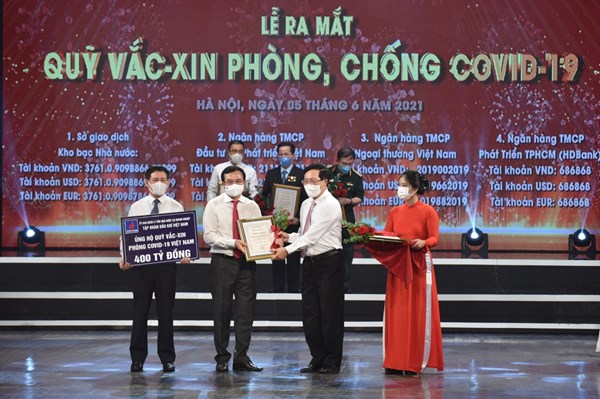 PVN ủng hộ 400 tỷ đồng vào Quỹ vaccine phòng COVID-19