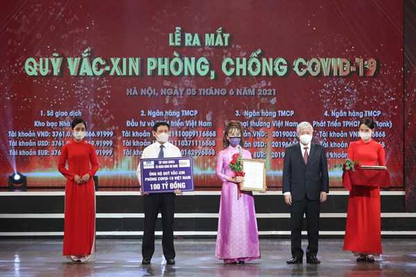Sovico Group và HD Bank ủng hộ 100 tỷ đồng cho Quỹ vaccine phòng, chống COVID-19