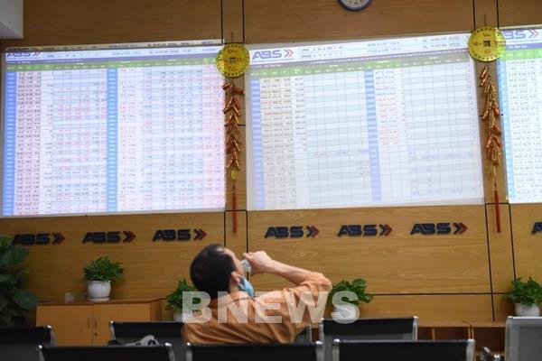 Bộ trưởng Bộ Tài chính yêu cầu làm rõ nguyên nhân xảy ra sự cố giao dịch sàn HOSE phiên 10/1