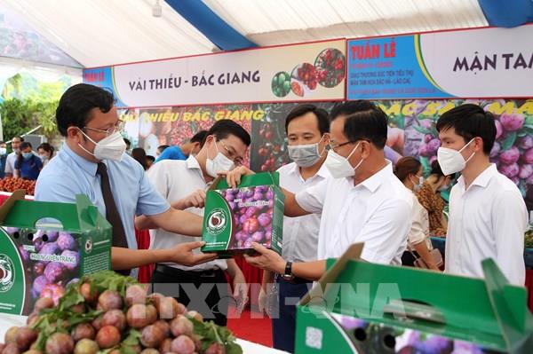 Khai trương Tuần lễ giao thương, xúc tiến tiêu thụ nông sản