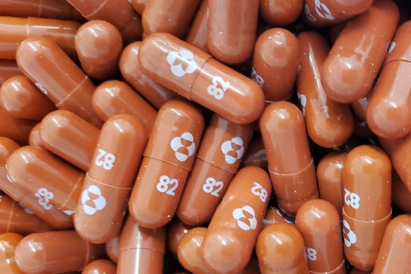 Mỹ sẽ chi hơn 1 tỷ USD mua thuốc điều trị COVID-19 của Merck & Co Inc