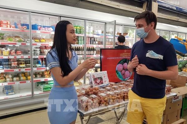 Lô vải thiều Thanh Hà đầu tiên gắn tem truy xuất nguồn gốc được bán tại Paris