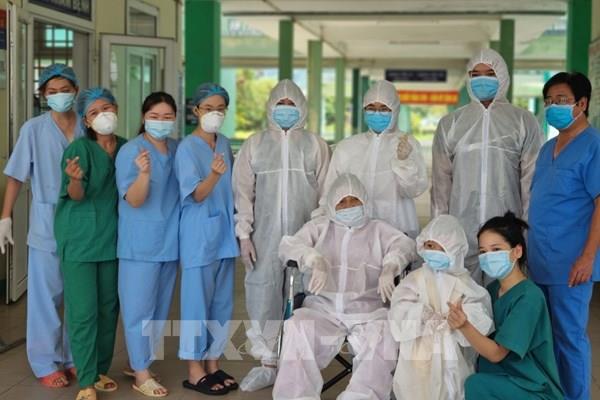 Bệnh viện Phổi Đà Nẵng cho xuất viện 5 bệnh nhân mắc COVID-19