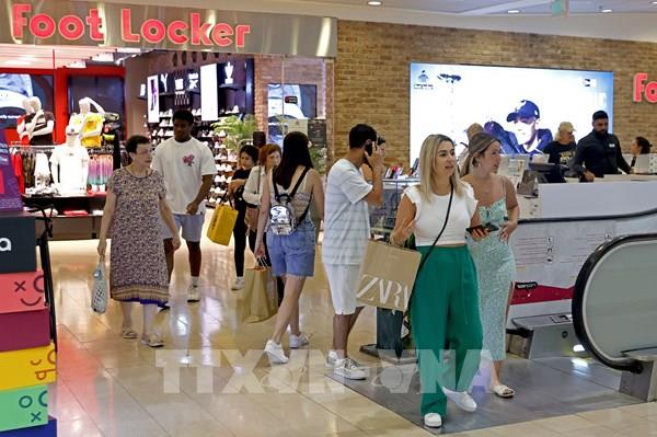 Israel bỏ quy định đeo khẩu trang trong không gian kín