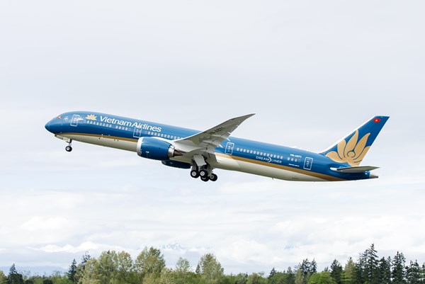 Vietnam Airlines chuyên chở Đội phản ứng nhanh của Bệnh viện Chợ Rẫy trở về 