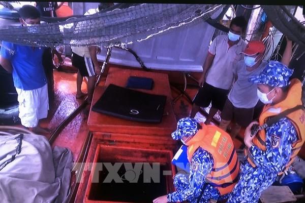 Bắt giữ tàu vận chuyển trái phép khoảng 100.000 lít dầu DO