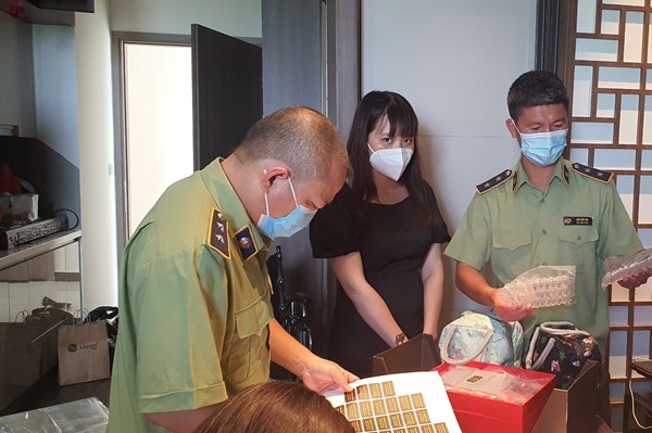 Bắt giữ lô Đông trùng hạ thảo lớn nhất trên nền tảng thương mại điện tử
