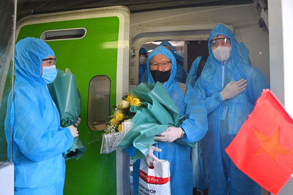 Chuyến bay của Bamboo Airways đón những “chiến binh sao vàng” của Đội tuyển Việt Nam