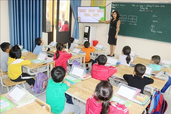 Hà Nội hỗ trợ tối đa cho học sinh trong tuyển sinh trực tuyến năm học 2021-2022