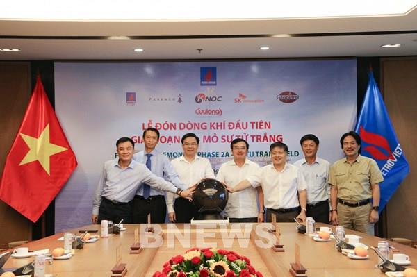 PVN đón dòng khí đầu tiên giai đoạn 2A, mỏ Sử Tử Trắng