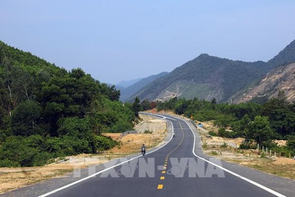 Tạo động lực từ chính sách và hướng tới người dân