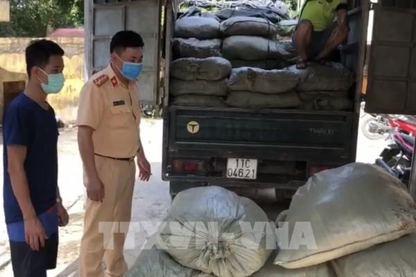 Cao Bằng phát hiện trên 2 tấn nguyên liệu thuốc lá nhập lậu