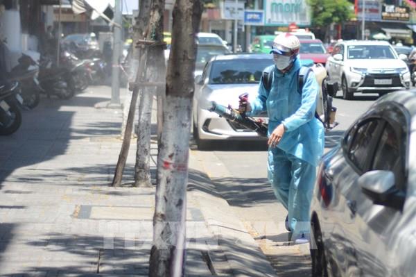 Đà Nẵng tạm dừng tắm biển, ăn uống phục vụ tại chỗ từ 12h ngày 20/6