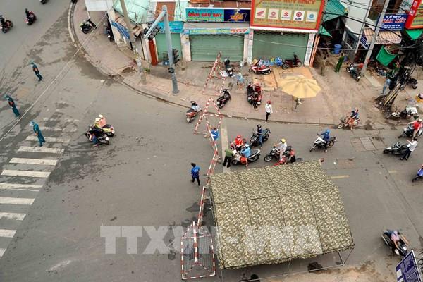 TP. HCM sẽ tạm dừng các hoạt động không cần thiết, dừng taxi, giải tán chợ tự phát