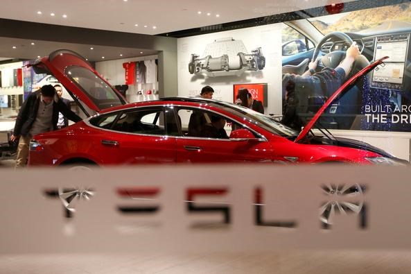 Bộ Giao thông Mỹ điều tra hệ thống tự lái Autopilot của Tesla