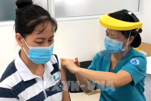 TP HCM tiêm vaccine COVID-19 cho 5.000 công nhân tại Khu chế xuất Tân Thuận
