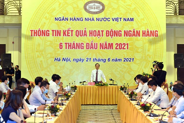 Kiểm soát chặt tín dụng trong lĩnh vực tiềm ẩn rủi ro