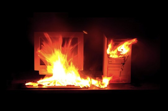 Trung tâm tiêm chủng chất lượng cao Quốc Oai (Hà Nội) bốc cháy trong đêm