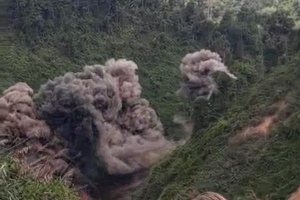 Đánh sập 75 hầm khai thác vàng trái phép tai Vườn quốc gia Sông Thanh