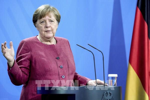 Thủ tướng Đức Merkel tiêm hai loại vaccine phòng COVID-19 khác nhau