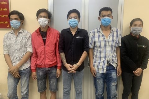 Triệt phá băng nhóm dùng bình hơi cay để cướp ở TP. HCM