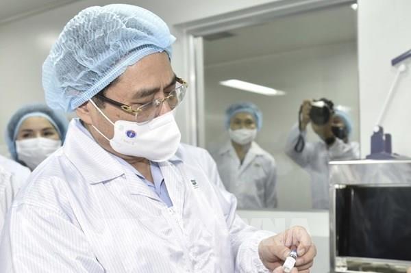 Thủ tướng: Chậm nhất tháng 6/2022 phải có vaccine COVID-19 sản xuất trong nước