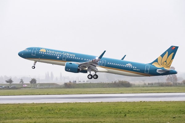 Vietnam Airlines chở miễn phí y, bác sĩ hoàn thành nhiệm vụ ở Bắc Giang 