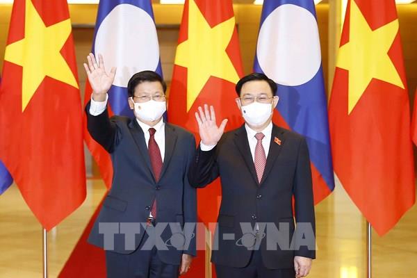Chủ tịch Quốc hội Vương Đình Huệ hội kiến Tổng Bí thư, Chủ tịch nước Lào