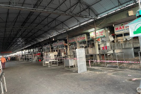 Long An tạm dừng hoạt động giao hàng trực tiếp tại Chợ đầu mối Hóc Môn