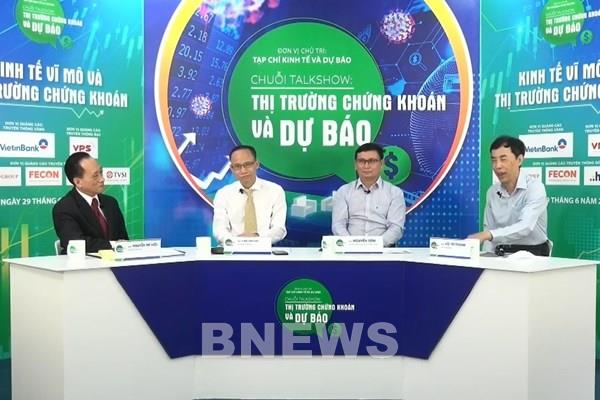 Thị trường chứng khoán trên vùng đỉnh: Nhà đầu tư có thể gặp rủi ro gì?