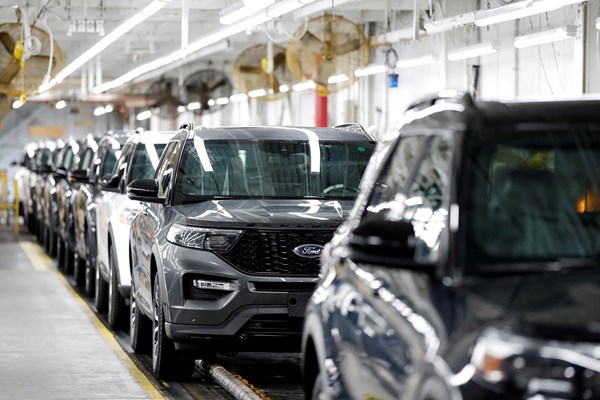 Doanh số ô tô của Ford tăng thấp do thiếu chip