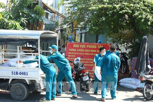 Thủ tướng: TP.HCM hoàn thành ngay công việc cần thiết về pháp lý, tuyên truyền để hạn chế cao nhất người đi lại