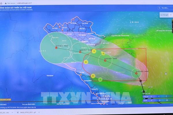 Áp thấp nhiệt đới khẩn cấp trên Biển Đông