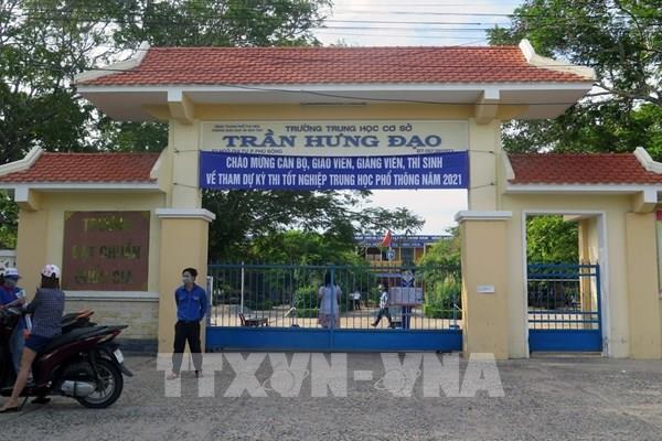 Phú Yên dừng 2 điểm thi vì có trường hợp nghi dương tính với SARS-CoV-2